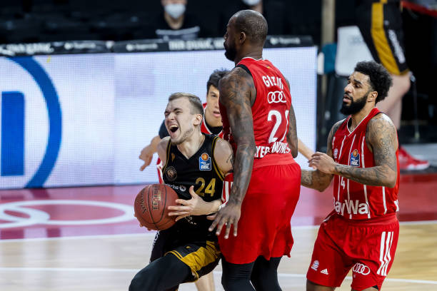 赴地为球队 赴地为球队