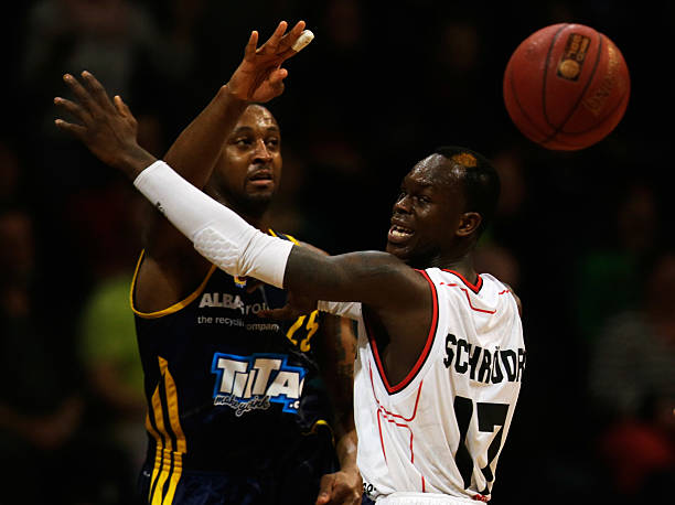 比赛瞬间重 比赛瞬间重