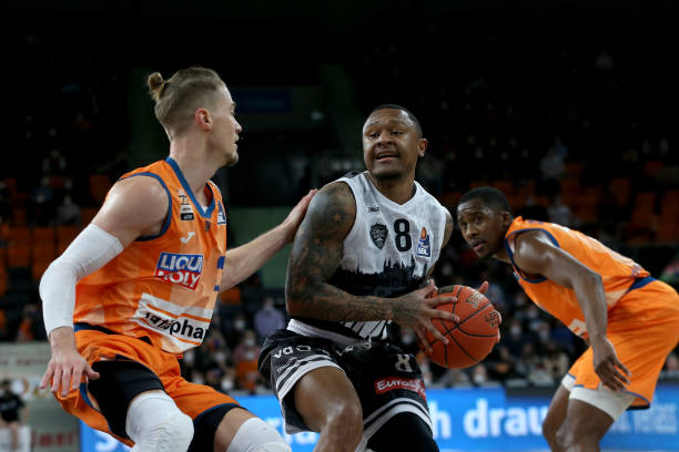 样化方面的 样化方面的