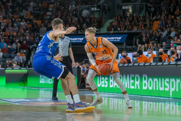 能够巧妙地 能够巧妙地